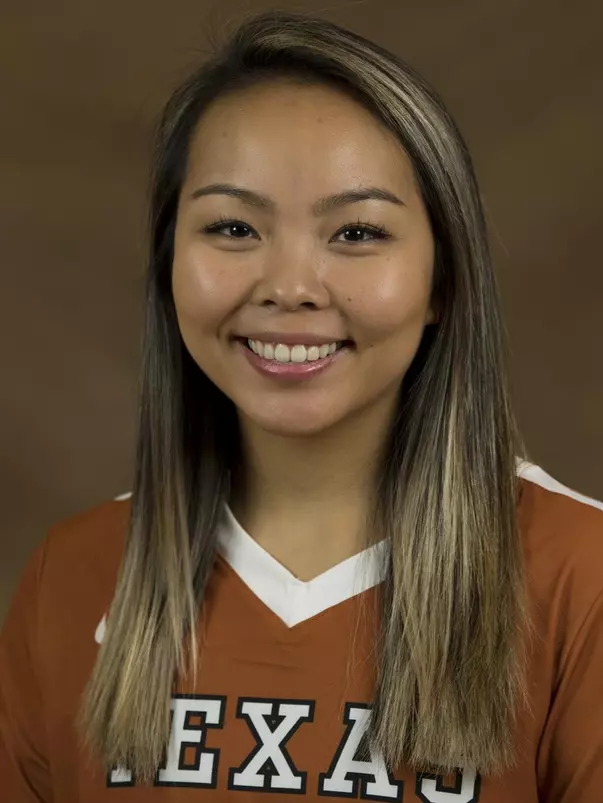 2019 Claire Hahn Headshot