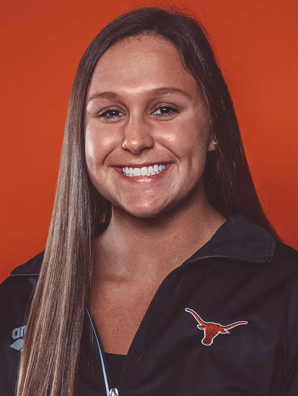 2020 Julia Cook Headshot