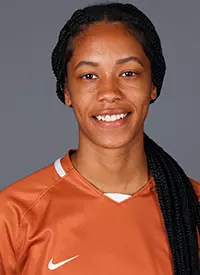 Mackenzie McFarland 2021 Headshot