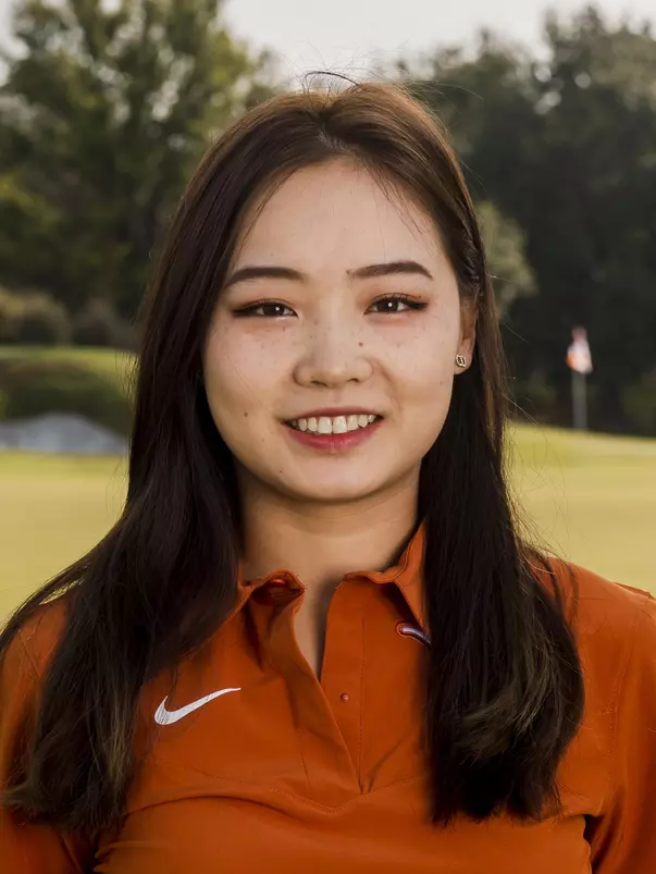 Sophie Guo 2021 headshot