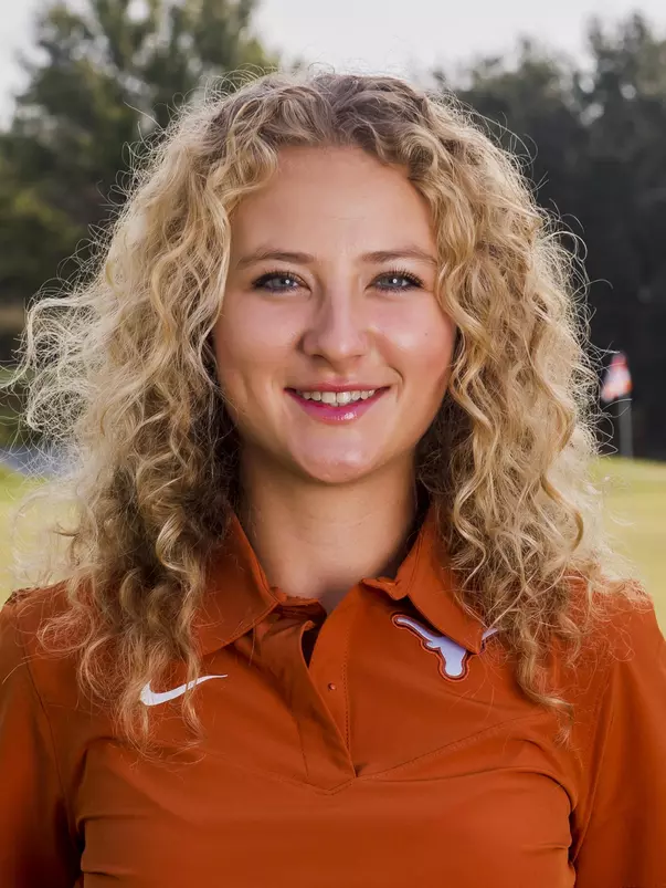 Sara Kouskova 2021 headshot