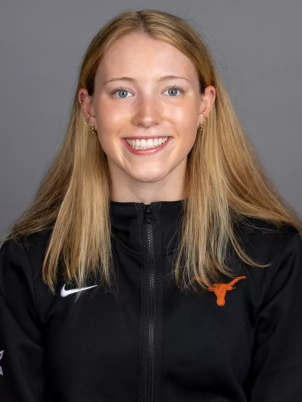 Emily Carpenter Headshot