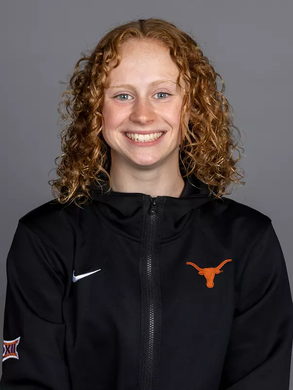 Sarah Carruthers Headshot