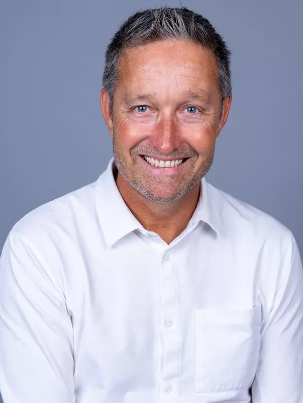 Greg MEtcalf Headshot