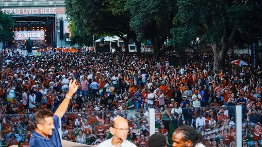 Feel this moment: Thousands gather to celebrate Texas, SEC
