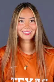 Zoey Lavezzi Cropped Headshot - 2026