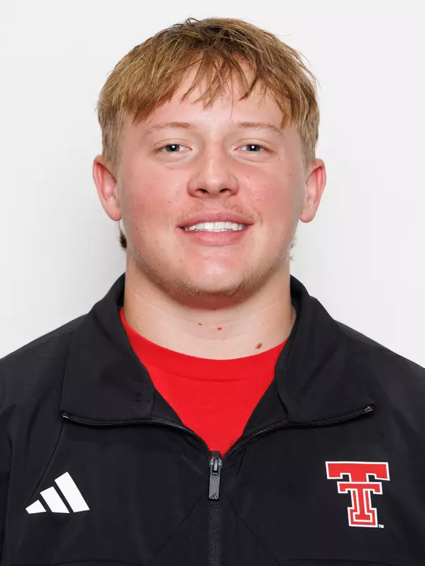 Ethan Elliott Headshot