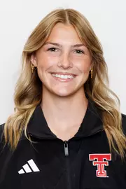 Harli Omli Headshot