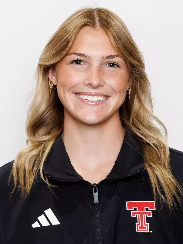 Harli Omli Headshot
