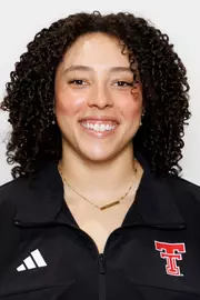 McKenzie Davis Headshot