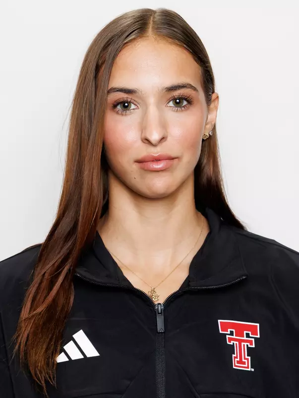 Renata Vodnyanszka Headshot