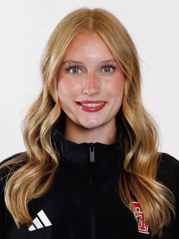 Emily Orr headshot
