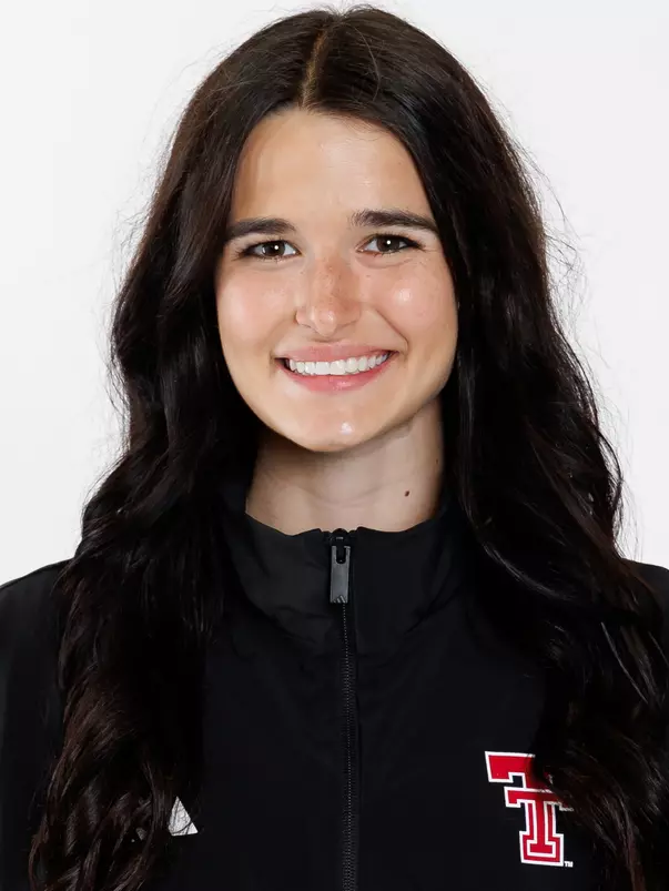 Lila Crowley headshot