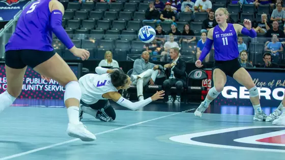Taylor McNear / St. Thomas volleyball defeated Omaha in a sweep at Baxter Arena in Omaha, Neb., on Friday, Oct. 9, 2026.
