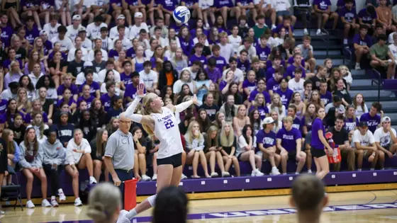 St. Thomas defeated Montana State, 3-1, in front of a Schoenecker Arena record crowd of 1,254 to begin the home season and the Tommie Invitational Tournament.