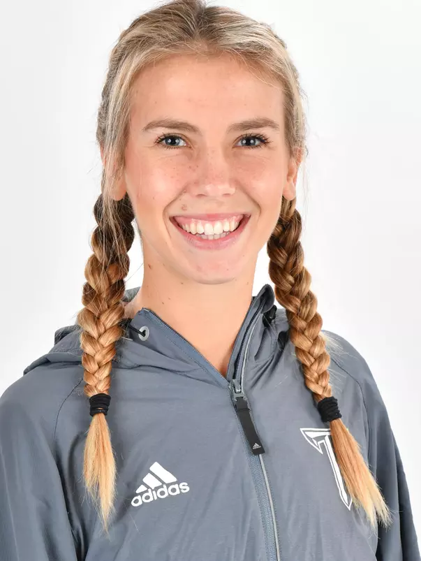 Jenna Oden Headshot 18
