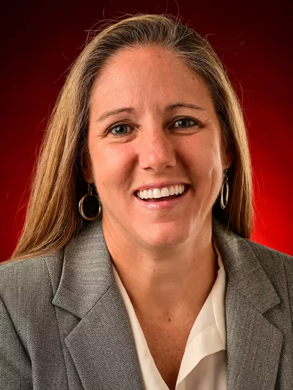 Jennifer Graf 2023 Headshot