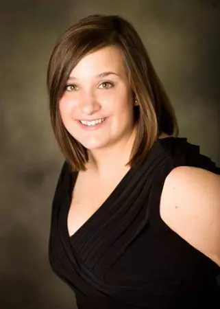 Tylyn Trummer headshot