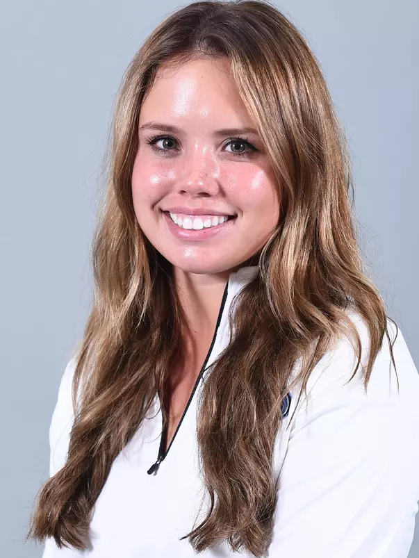 Elena Muller headshot 2017