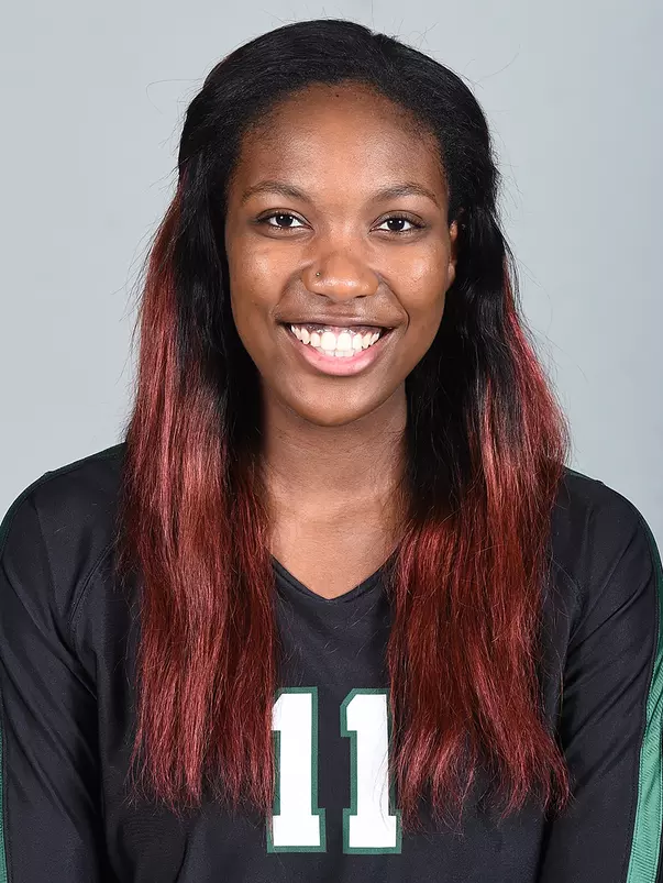 Markenzie Benoit headshot 2