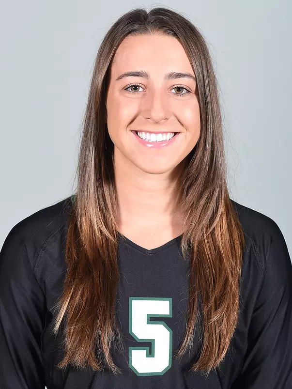 Mia Primavera headshot