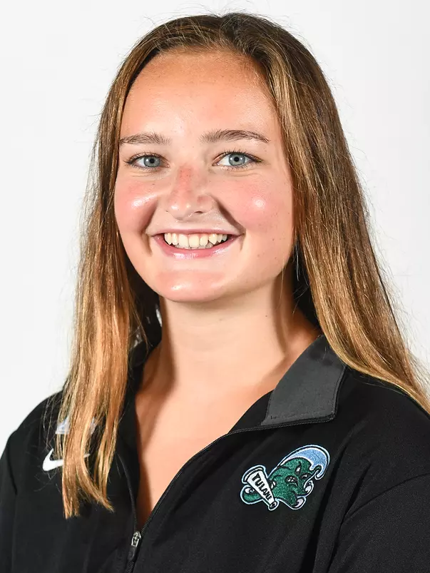 Gabby Hebert Headshot