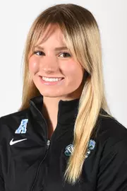 Hailey Roberti Headshot