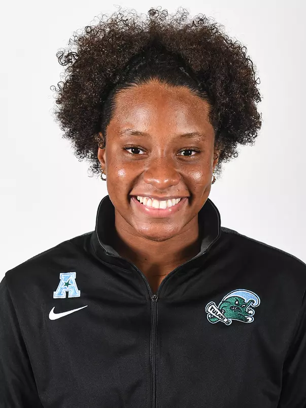 Danielle Titus Headshot