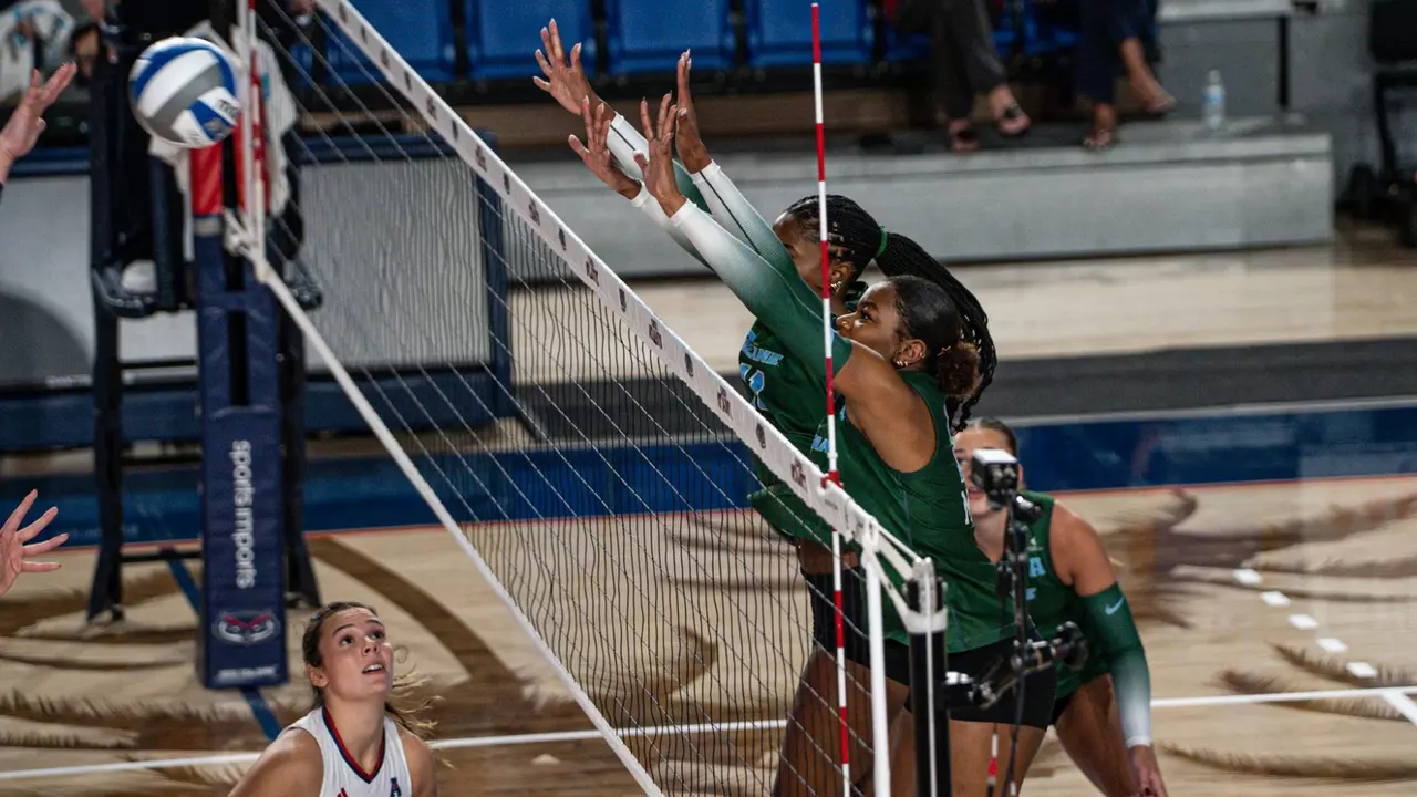 Volleyball block at Florida Atlantic