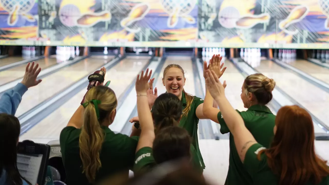 Mia Stolakis High Fives