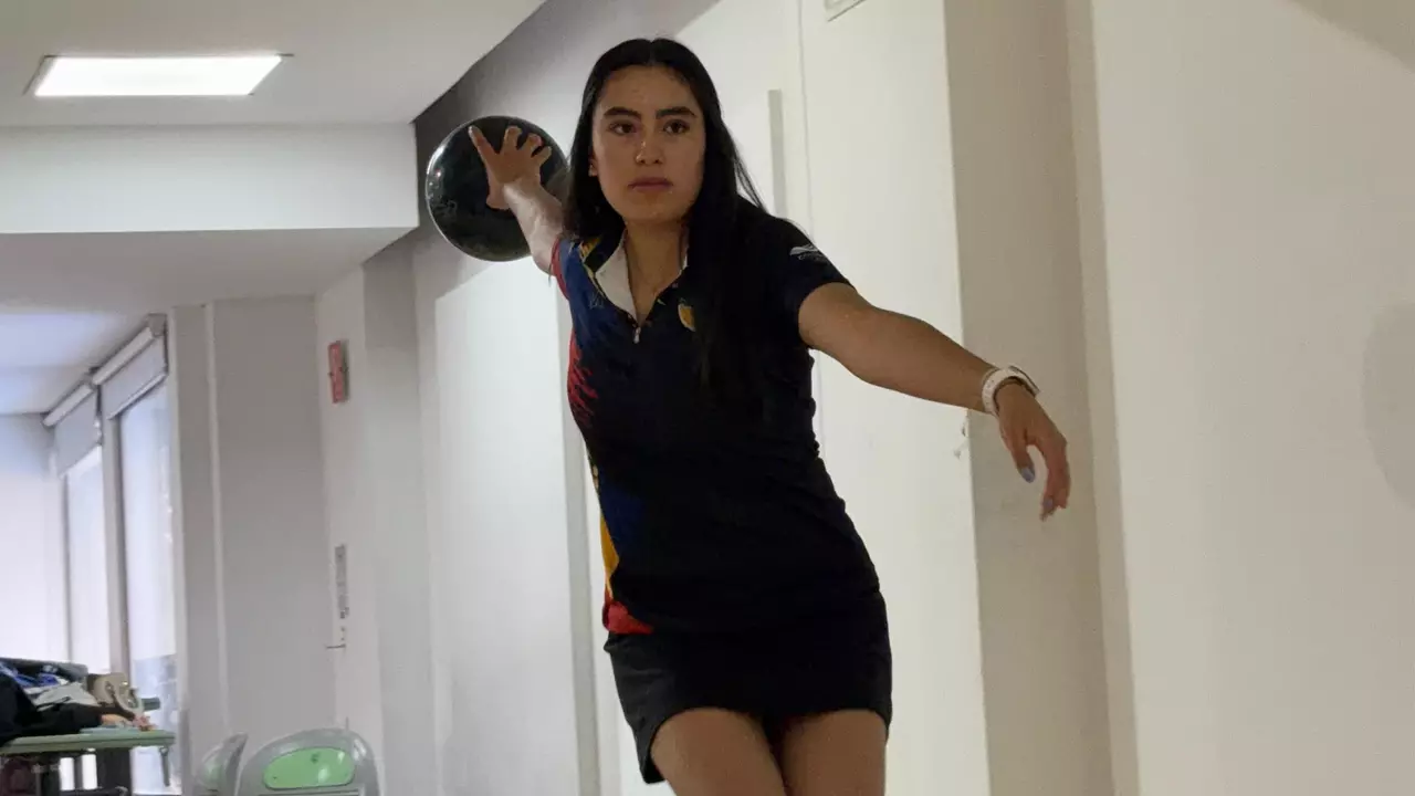 Vicky Lizarazo Signed