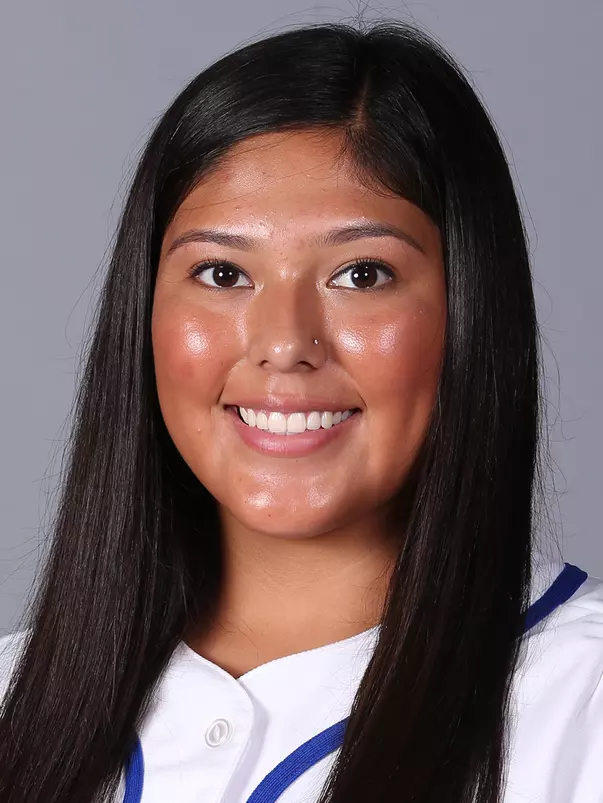 Sara Llama Howell headshot