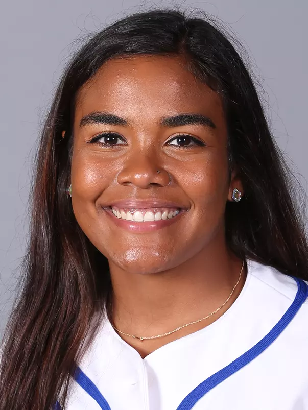 Alexis Perry headshot