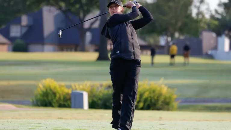 Gunnar Receives American Scholar-Athlete of the Year Award