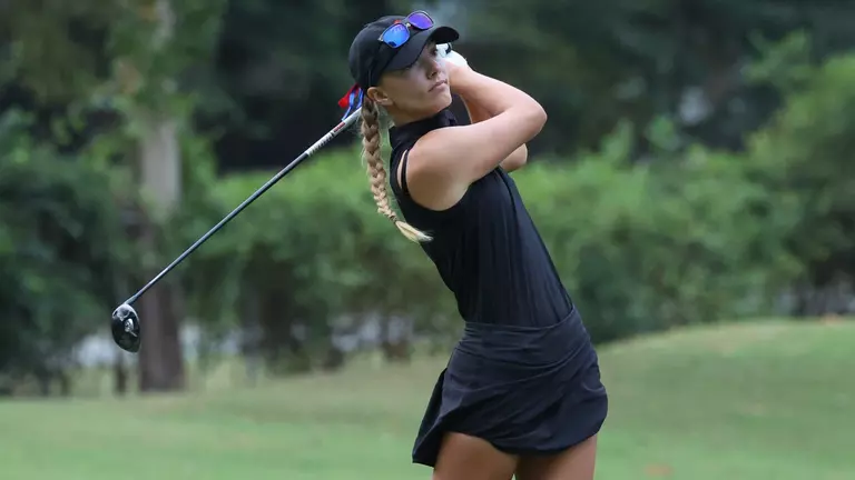 Women’s Golf Sits in Third Place After Day One