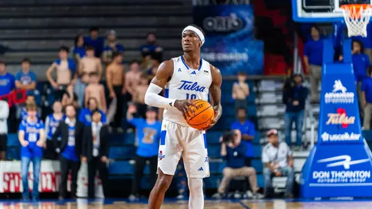 Tylen Riley scans the defense against Austin Peay