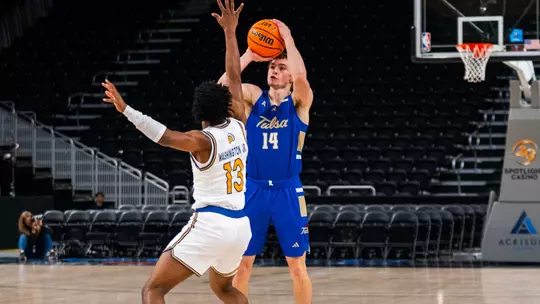 Miles Barnstable shoots against San Jose State