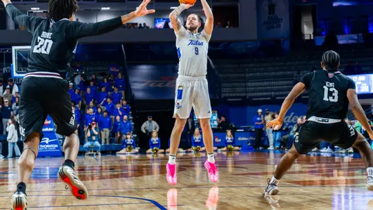 Tyler Behrend shoots against Missouri State