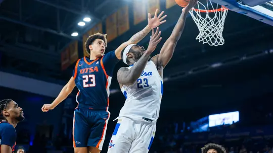 David Green attempts a layup against UTSA