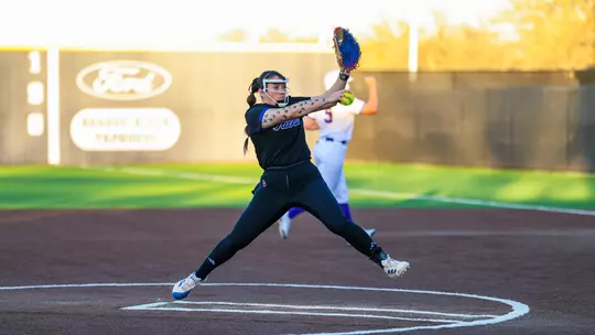 Brinly Maples delivers a pitch