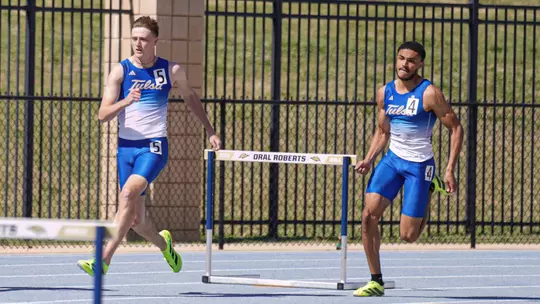 Men's track 400 m hurdles Invite