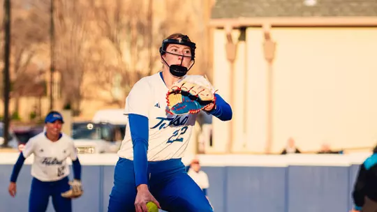 Makenzie Freeman delivers a pitch