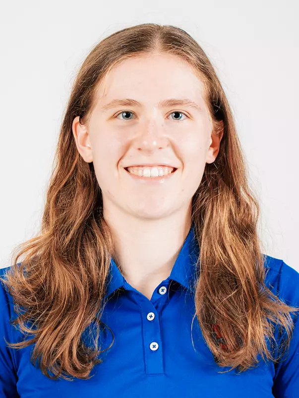 Hannah Loesel headshot