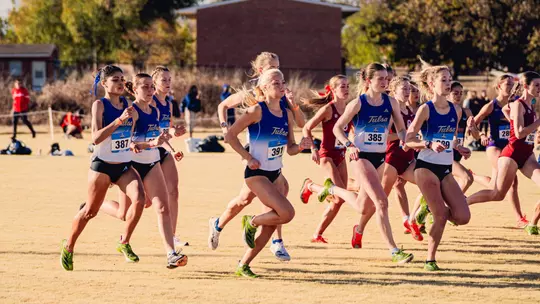 WXC runs at the 2025 Midwest Regional
