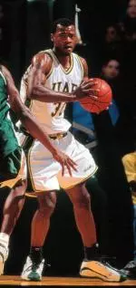 Men's Basketball Falls To Murray St 74-69