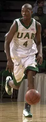 Men's Basketball Turns Up The Defense In 92-81 Win