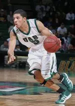 UAB Faces USC In Rainbow Classic Semifinals