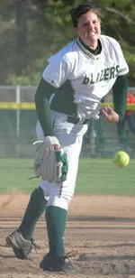 Softball Lets Season Finale Slip Away, Lose 3-2 to East Carolina