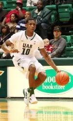 Men's Hoops Downs AUM 64-36 In Final Exhibition