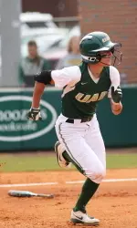 Kimbrell's Walk-off Home Run Lifts Softball In Extras